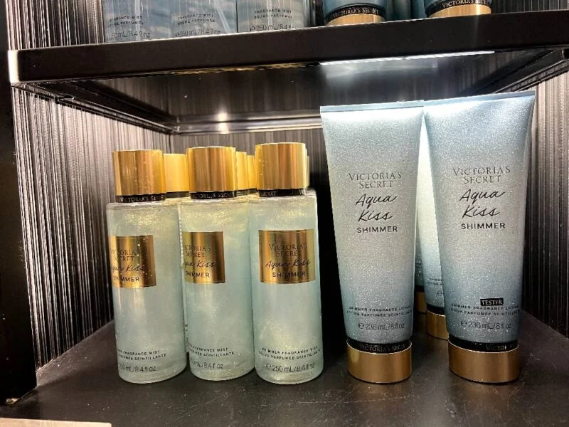 بادی اسپلش آکوا کیس شاین ویکتوریا سکرت – Victoria’s Secret Aqua Kiss shimmer Body Splash - تصویر 3
