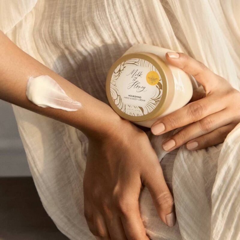کرم بدن شیر و عسل گلد Milk & Honey Gold Nourishing Hand and Body Cream - Image 2