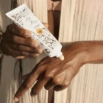 کرم دست شیر و عسل Milk & Honey Gold Moisturising Hand Cream - تصویر 6