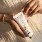 کرم دست شیر و عسل Milk & Honey Gold Moisturising Hand Cream - تصویر 7