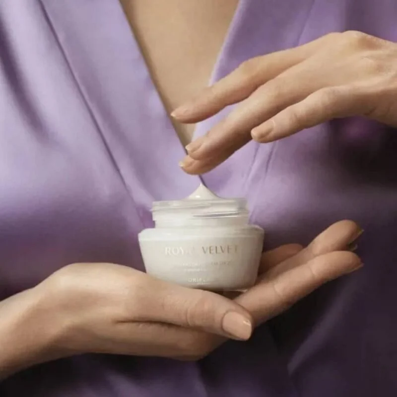 کرم روز سفت‌کننده رویال ولوت Royal Velvet Firming Day Cream SPF 20 - تصویر 6