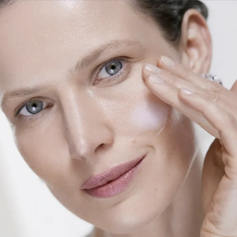 کرم ضد پیری و درخشان‌کننده الماس Diamond Cellular Anti-Ageing Cream - تصویر 2