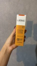 کرم ضدآفتاب و ضدپیری لیراک SPF 30 Lierac Sunissime Fluide Protecteur Anti-Âge Global