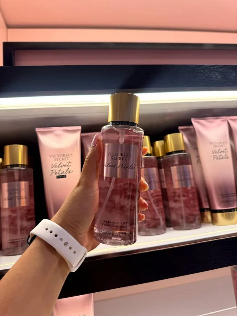 بادی اسپلش ولوت پتالز ویکتوریا سکرت Victoria’s Secret Velvet Petals Body Splash - تصویر 1