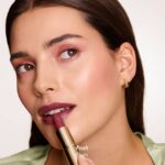 رژ لب ساتنی آیکونیک جوردانی گلد Giordani Gold Iconic Satin Lipstick SPF 15 - تصویر 8